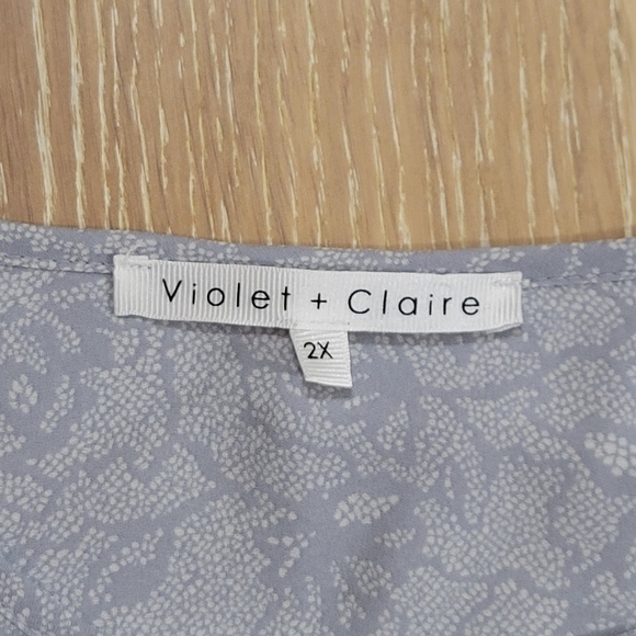 Violet + Claire Women's soft blue patterned eyelet top size 2X - Picture 4 of 6